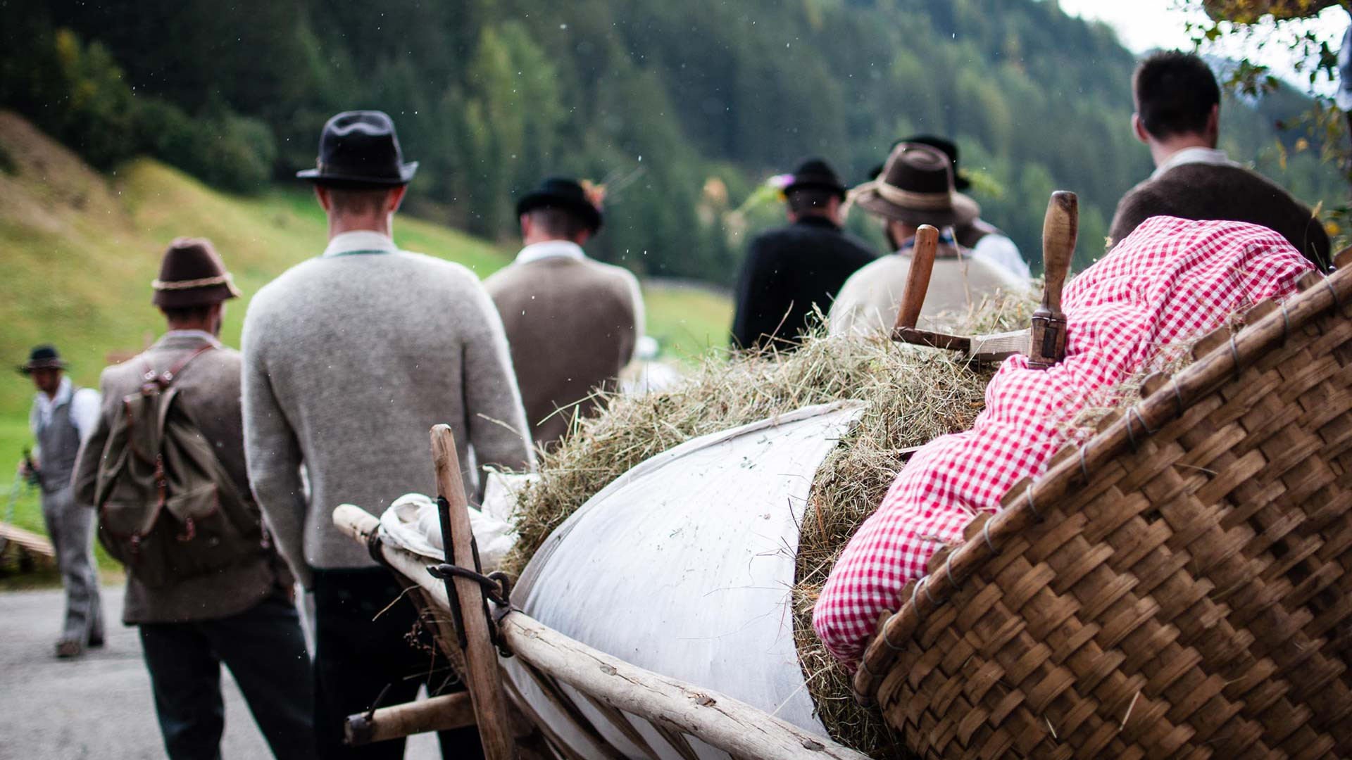 Südtiroler Almabtrieb beim Naturhotel im Gsiesertal usanze in Val Casies
