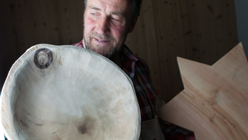 Holz Handwerk in Zirbe im Berghotel La Casies